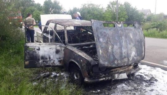На Рівненщині під час руху загорівся легковик (+ФОТО)