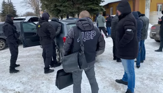 Хабар за раків привів начальника у Рівному до суду