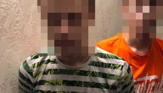 Різанина на “Щасливому”: двоє неповнолітніх братів напали на жінку