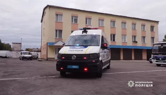 Поліцейські патрулюватимуть Рівне на новому бусі з камерами (ВІДЕО)