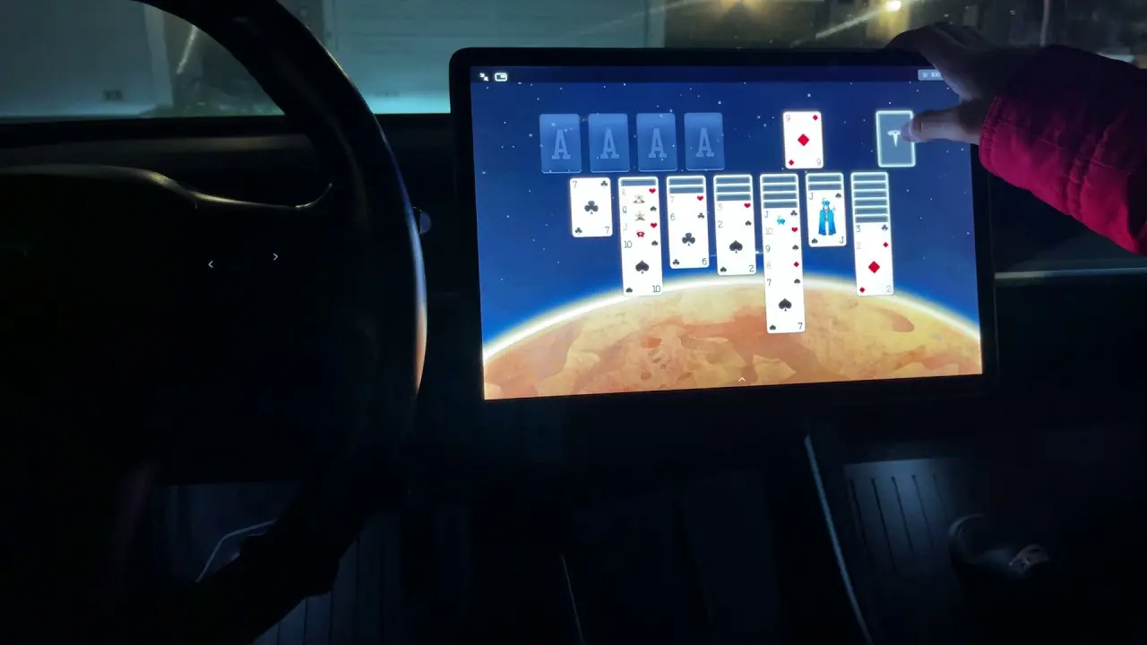Ви зараз переглядаєте Tesla заблокує доступ до відеоігор під час руху