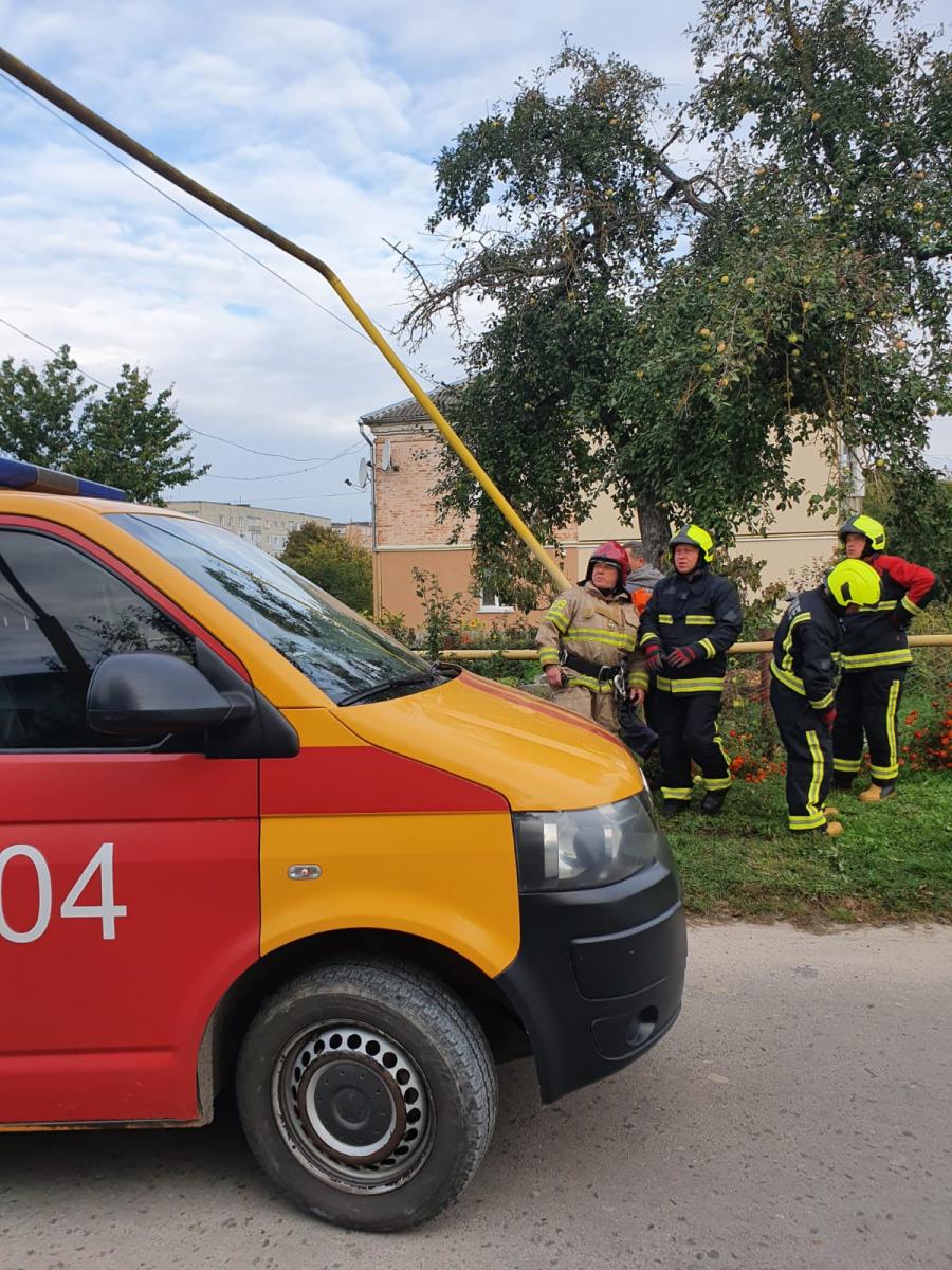 Ви зараз переглядаєте У місті Дубно вантажівка наїхала на газову трубу (ФОТО)