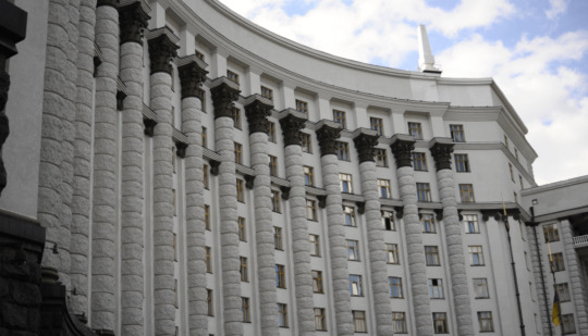 Кабмін оголосив перелік тих, хто може отримати “карантинні” 8 тисяч