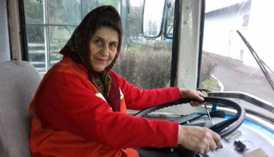 Одна з перших водійок рівненських тролейбусів відсвяткувала ювілей