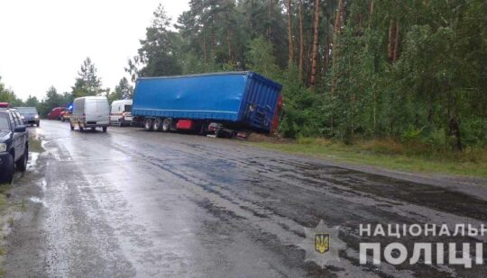 Дружина вижила, а чоловік загинув: поліція затримала винуватця ДТП на Рівненщині (ФОТО)