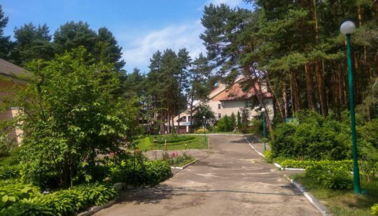 У рівненський «Електронік» знову приїхали діти: як проходить оздоровчий сезон (ФОТО)