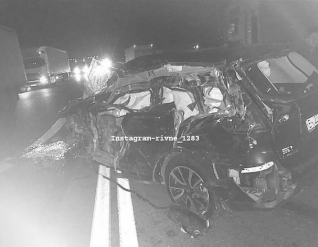 Ви зараз переглядаєте Водій виїхав на зустрічну смугу: у поліції розповіли деталі масштабної аварії із п`ятьма авто біля Рівного