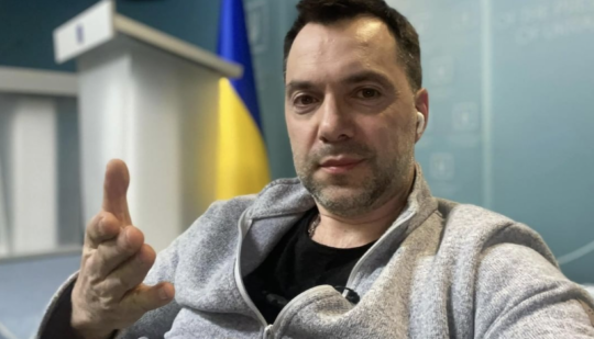 Арестович “анонсував” війну з Росії до 2035 року і дав пораду українцям