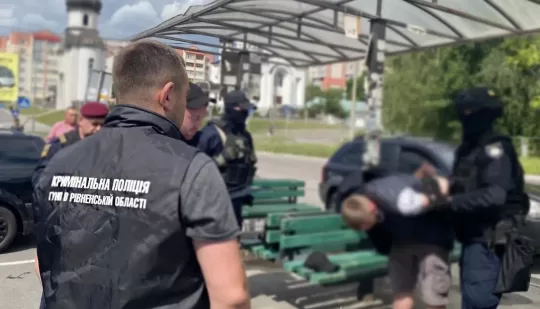 У Рівному поліцейські затримали вимагача неіснуючого боргу