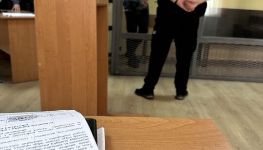 Суд відправив за ґрати посадовця коледжу, якого викрили на хабарі