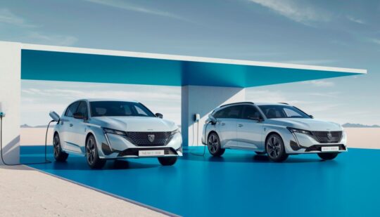 У Європі стартували продажі нового електромобіля Peugeot 308: він виявився дорожчим за Volkswagen ID.3