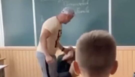 На Рівненщині вчитель жорстоко побив учня
