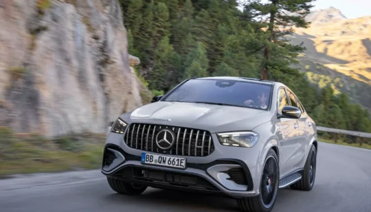 За 4,7 секунди до сотні: кросовер Mercedes-AMG GLE 53 отримав плагін-гібридну версію