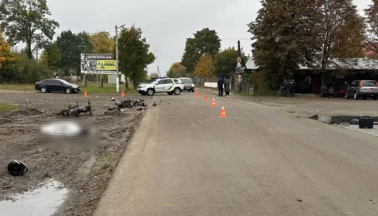 Унаслідок ДТП у Вараському районі загинула водійка скутера