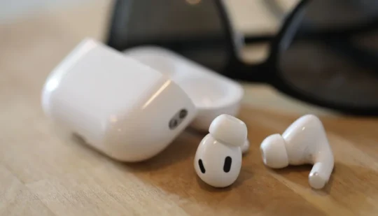 Apple оновить лінійку AirPods у 2024 і 2025 роках