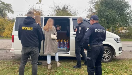 На Дубенщині поліцейські задокументували факт транспортування майже 400 літрів фальсифікованого алкоголю
