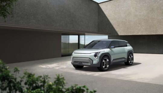 Компанія Kia представила концептуальний кросовер EV3 з незвичною зарядкою