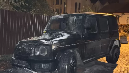 За фактом підпалу автомобіля у Рівному слідчі відкрили кримінальне провадження
