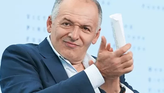 Сяохуй підкрався до Пінчука – китайці зазіхнули на головний бізнес Інтерпайпу