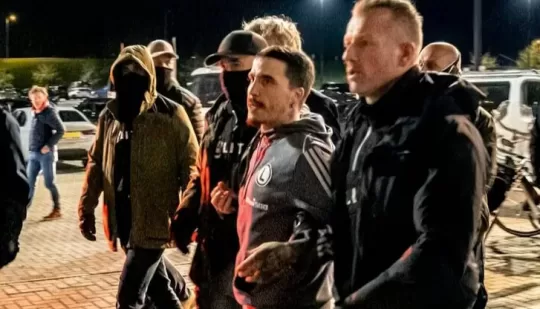 Тренера побила поліція, гравців заарештували. Скандал після матчу ЛК