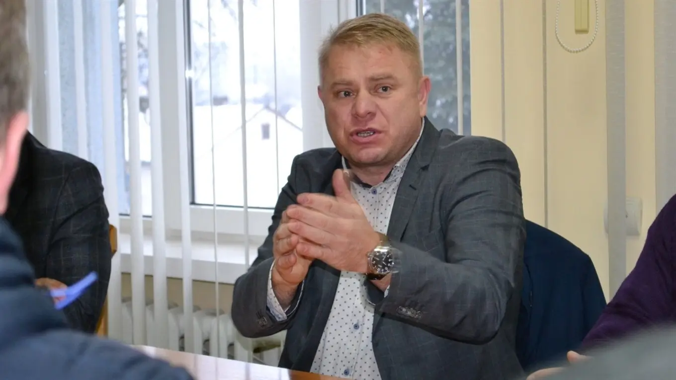 Ви зараз переглядаєте День подяки Богові – новий законопроект від депутата Віктора М’ялика