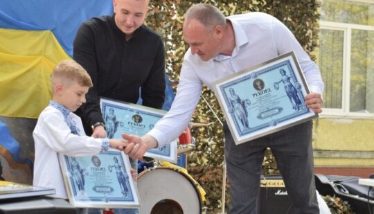 Школяр з Рівненщини встановив всеукраїнський діджейський рекорд