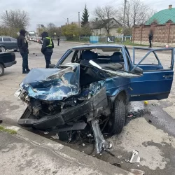 У Рівненському районі внаслідок ДТП травмувалися четверо осіб: поліцейські встановлюють обставини
