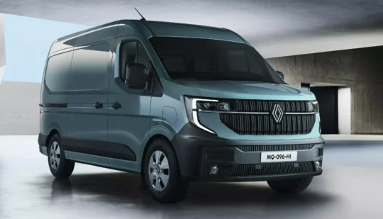Електромобіль, дизель, чи на водні: Renault показав новий Master одразу у кількох версіях