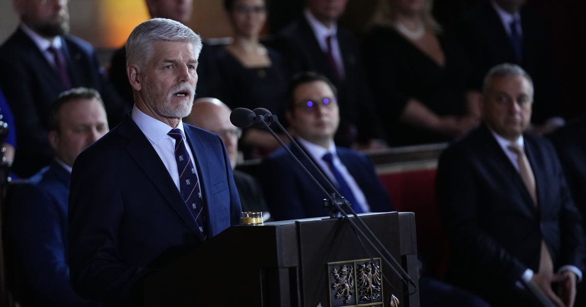 Ви зараз переглядаєте Президент Чехії заявив, що армії країн ЄС готуються до можливості конфлікту з РФ