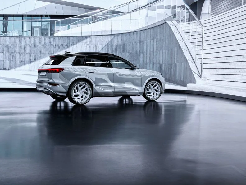 Ви зараз переглядаєте Запуск виробництва електромобіля Audi Q6 e-tron відкладається до наступного року