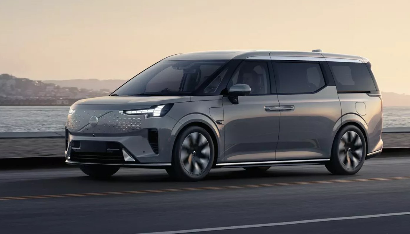 Ви зараз переглядаєте Від $114 000: новий електромобіль Volvo EM90 показали офіційно