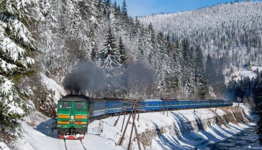 Укрзалізниця через Рівне запустить потяг до Карпат