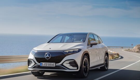 Mercedes-Benz попередив про ризики купівлі електромобілів EQ у неофіційних точках продажів