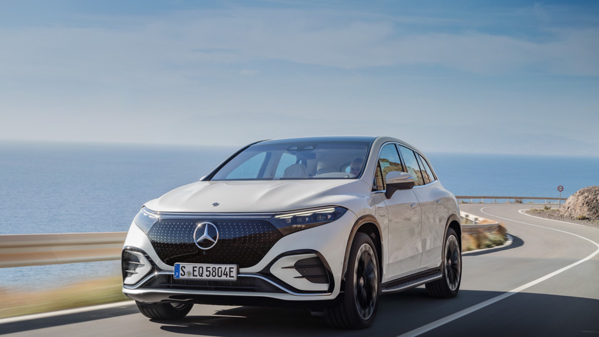 Ви зараз переглядаєте Mercedes-Benz попередив про ризики купівлі електромобілів EQ у неофіційних точках продажів