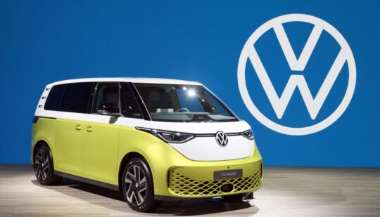 Все заради економії та розробки електромобілів: Volkswagen скоротить 20% свого адміністративного персоналу