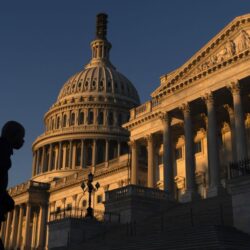Допомога США відкладається: дипломат вказав, до якого часу ЗСУ вистачить зброї