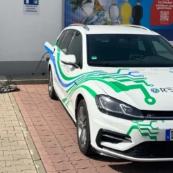Лише за 8 годин: у Німеччині стартап перетворює авто з ДВЗ на електромобіль