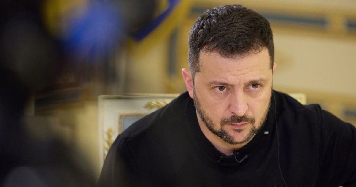 Ви зараз переглядаєте Зеленський вперше провів телефонну розмову із Туском та запросив його до Києва