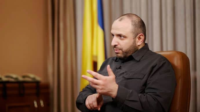 Ви зараз переглядаєте Україна планує залучати до ЗСУ чоловіків призовного віку, які мешкають за кордоном