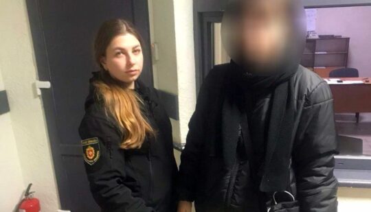 На Рівненщині поліцейські відшукали дівчину, яка втекла після сварки з батьками з дому