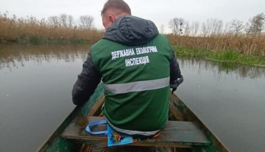 У Рівненській області з’ясовують причини забруднення річки Іква