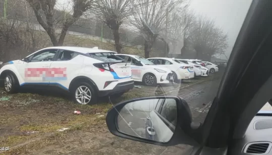 В Польщі українець розтрощив 11 автомобілів і заснув в одному з них