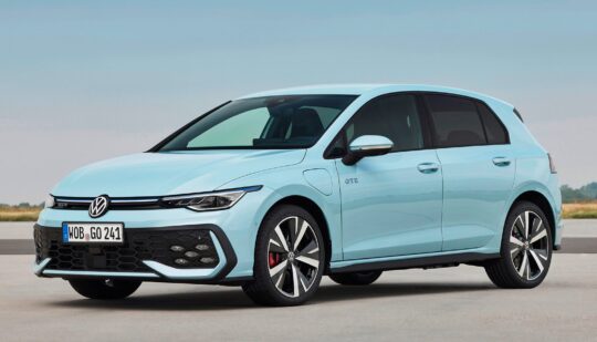 Оновлений Volkswagen Golf показали офіційно: усі подробиці про новинку