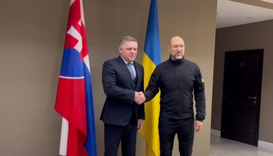 Скандальний прем’єр Словаччини “перевзувся” під час візиту в Україну,