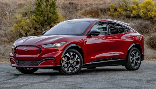 Офіційний електромобіль Ford Mustang Mach-E вже приїхав в Україну