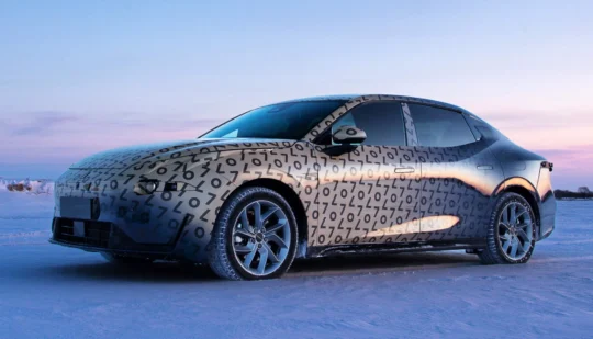 Lynk & Co представив новий гібридний седан 07-EMP потужністю у 600 сил