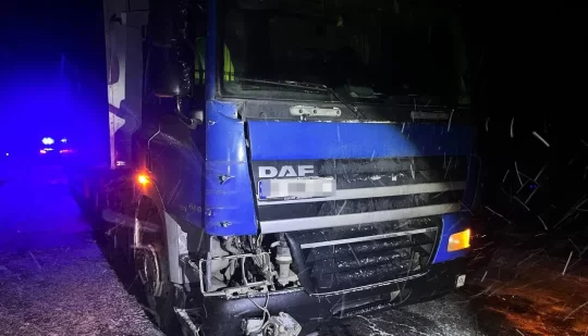 На Костопільщині під колесами вантажівки тяжко травмувався пішохід