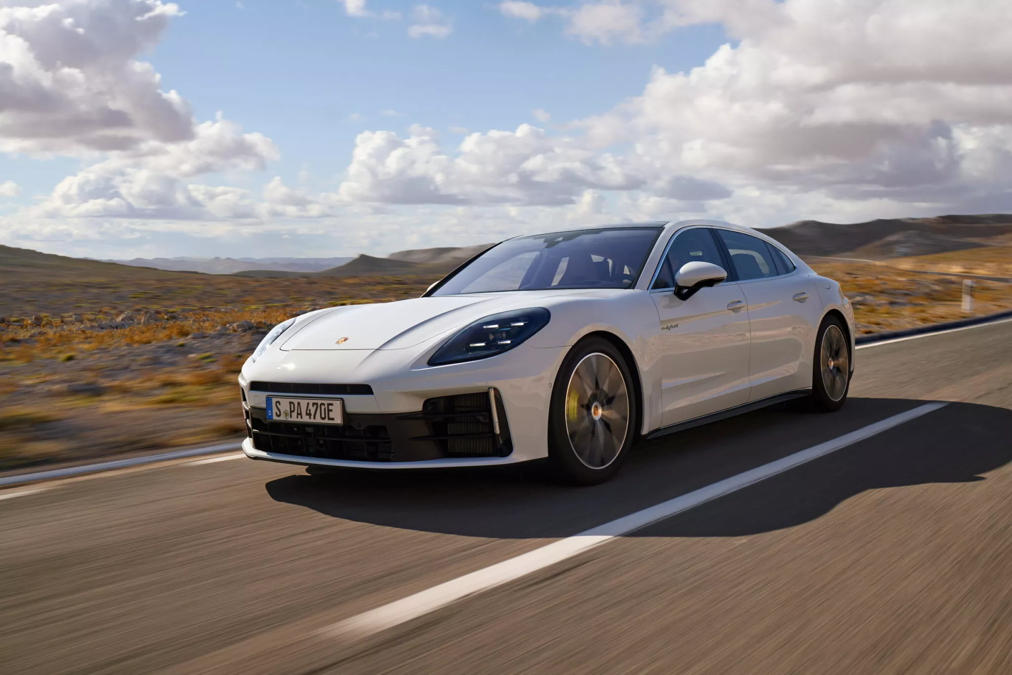 Ви зараз переглядаєте Потужністю до 536 сил: Porsche Panamera отримала дві нові гібридні версії