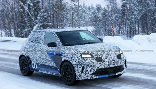 Міський електромобіль Alpine A290_B показали у барвистому камуфляжі: що про нього відомо