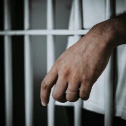 Знову за ґрати: рецидивіст з Рівненщини обікрав односельців